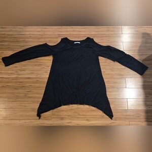 Adreamly Black Cold Shoulder Top